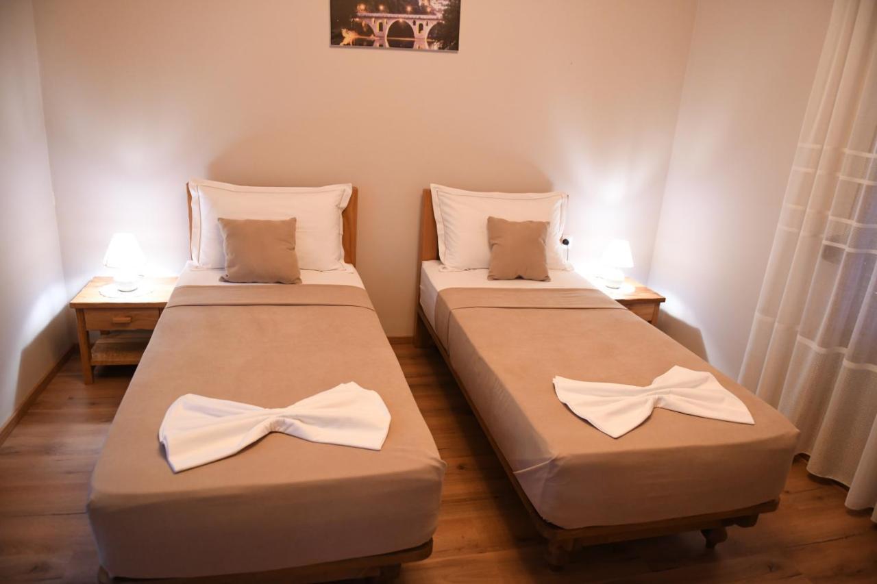 Guesthouse Leo Berat Exterior foto