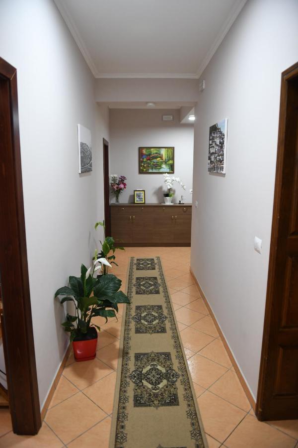 Guesthouse Leo Berat Exterior foto