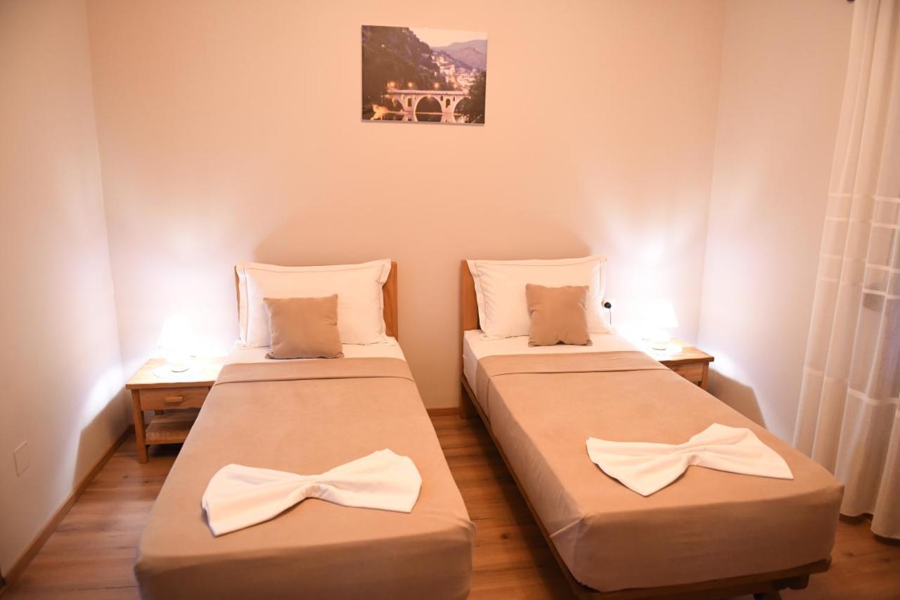 Guesthouse Leo Berat Exterior foto